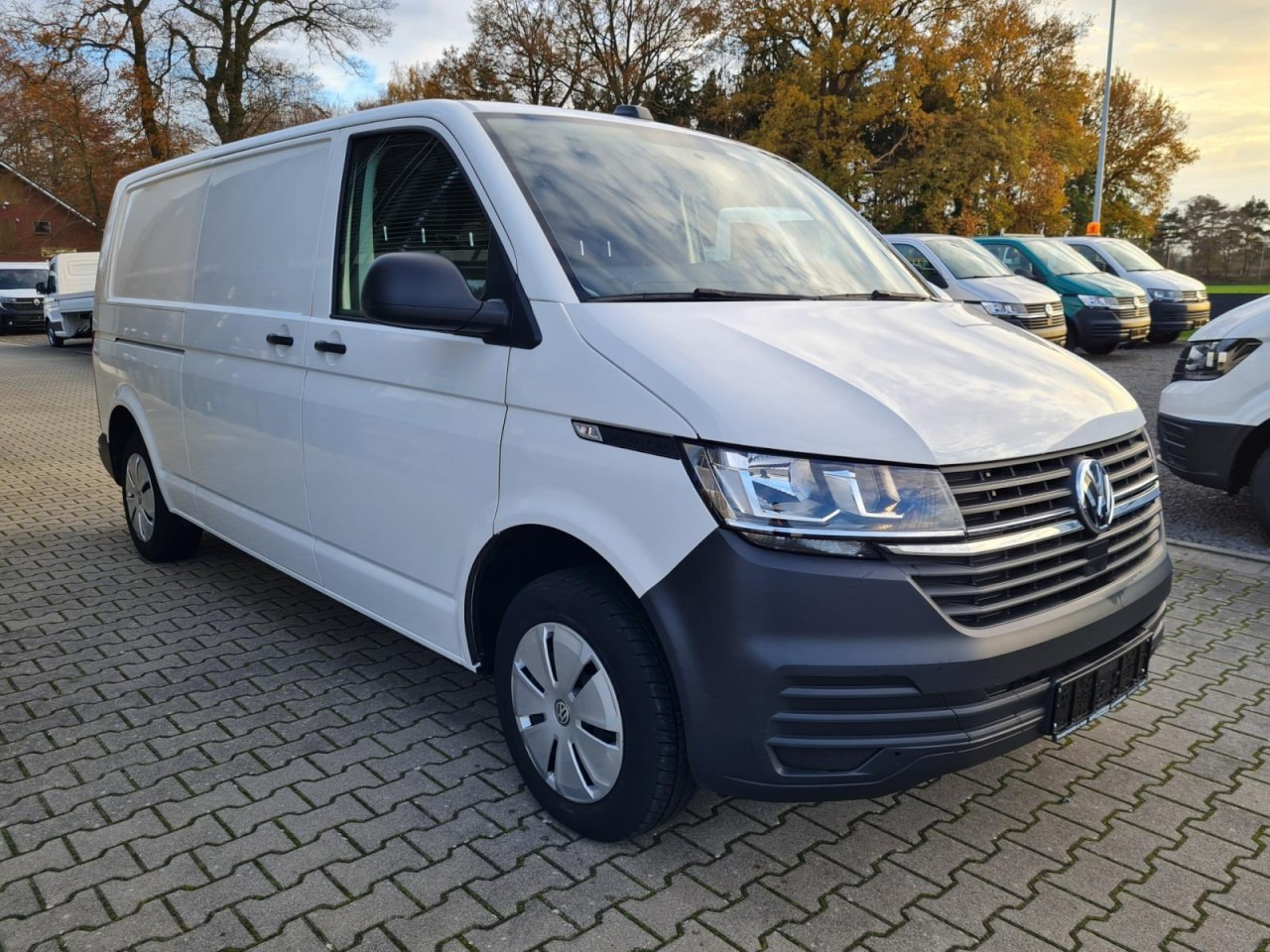 Volkswagen T6.1 Kasten TDI lang L2 DSG KLIMA KAMERA PDC - Kleine bestelwagen: afbeelding 3 Volkswagen T6.1 Kasten TDI lang L2 DSG KLIMA KAMERA PDC - Kleine bestelwagen: afbeelding 3