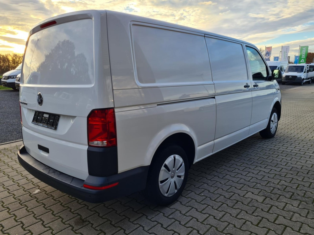 Volkswagen T6.1 Kasten TDI lang L2H1 DSG PDC KLIMA KAMERA - Kleine bestelwagen: afbeelding 4 Volkswagen T6.1 Kasten TDI lang L2H1 DSG PDC KLIMA KAMERA - Kleine bestelwagen: afbeelding 4