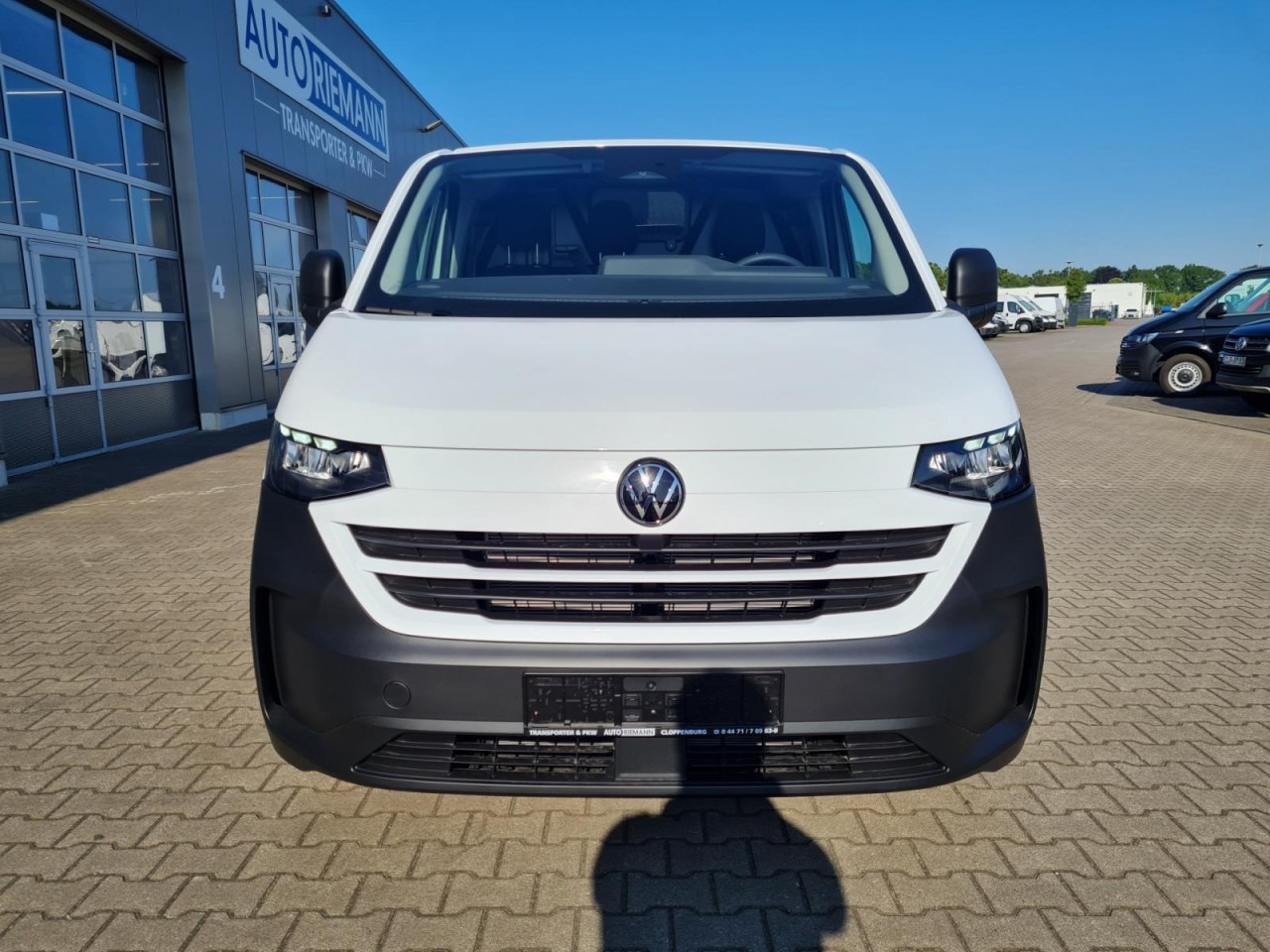 Volkswagen T7 Transporter Kasten TDi L1 Heckklappe KLIMA PDC - Kleine bestelwagen: afbeelding 2 Volkswagen T7 Transporter Kasten TDi L1 Heckklappe KLIMA PDC - Kleine bestelwagen: afbeelding 2