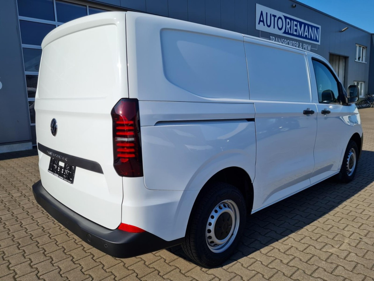 Volkswagen T7 Transporter Kasten TDi L1 Heckklappe KLIMA PDC - Kleine bestelwagen: afbeelding 5 Volkswagen T7 Transporter Kasten TDi L1 Heckklappe KLIMA PDC - Kleine bestelwagen: afbeelding 5