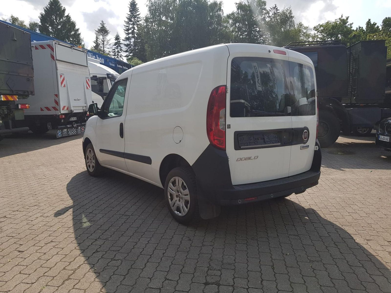 Fiat Doblo Kastenwagen SX 1.3 Klima, Radio mit Nav... - Personenvervoer: afbeelding 3 Fiat Doblo Kastenwagen SX 1.3 Klima, Radio mit Nav... - Personenvervoer: afbeelding 3