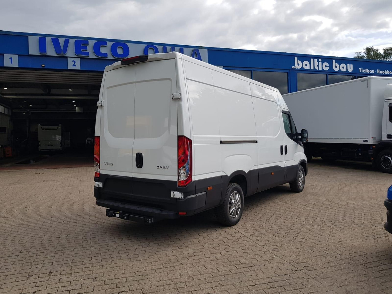 Gesloten bestelwagen Iveco 35S18HA8V *AHK*RADIO*KAMERA*KLIMA*: afbeelding 8 Gesloten bestelwagen Iveco 35S18HA8V *AHK*RADIO*KAMERA*KLIMA*: afbeelding 8