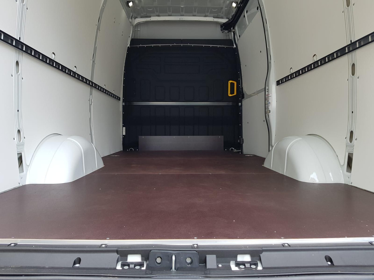 Gesloten bestelwagen Iveco 35S18HA8V *AHK*RADIO*KAMERA*KLIMA*: afbeelding 6 Gesloten bestelwagen Iveco 35S18HA8V *AHK*RADIO*KAMERA*KLIMA*: afbeelding 6