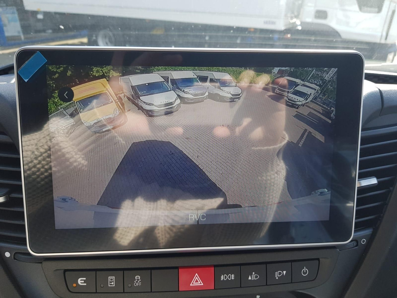 Gesloten bestelwagen Iveco 35S18HA8V *AHK*RADIO*KAMERA*KLIMA*: afbeelding 18 Gesloten bestelwagen Iveco 35S18HA8V *AHK*RADIO*KAMERA*KLIMA*: afbeelding 18