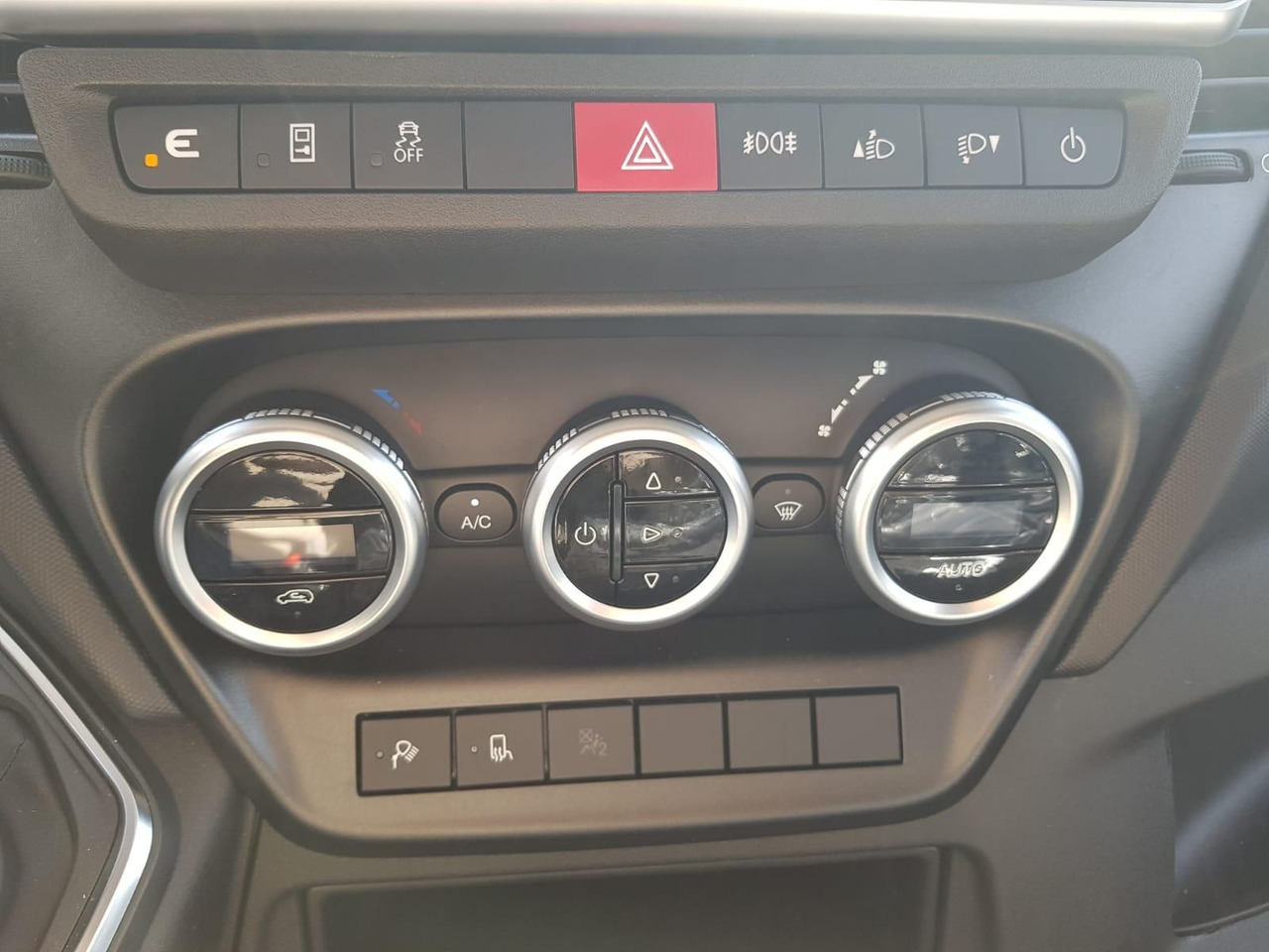 Gesloten bestelwagen Iveco 35S18HA8V *AHK*RADIO*KAMERA*KLIMA*: afbeelding 17 Gesloten bestelwagen Iveco 35S18HA8V *AHK*RADIO*KAMERA*KLIMA*: afbeelding 17