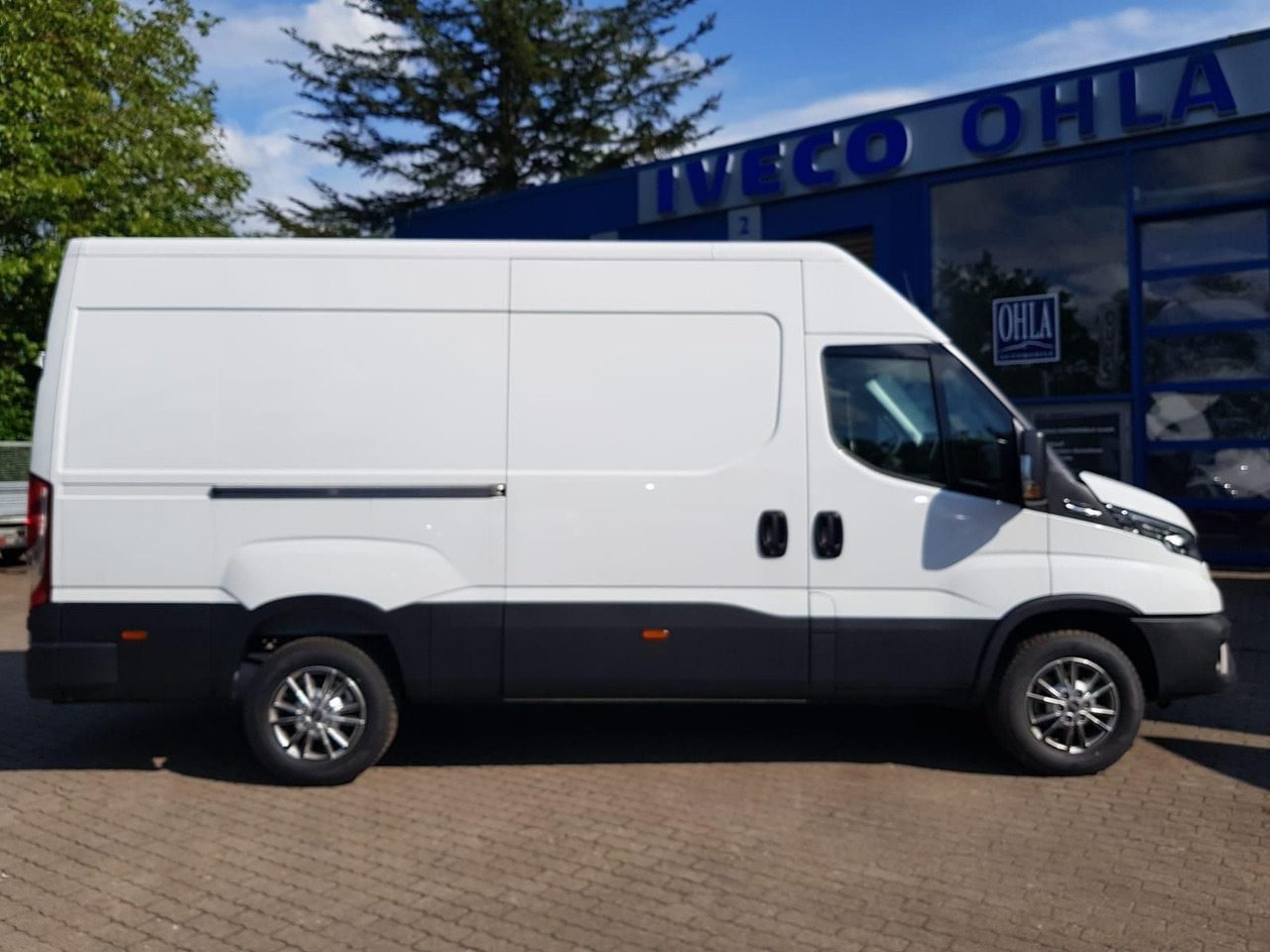 Gesloten bestelwagen Iveco 35S18HA8V *AHK*RADIO*KAMERA*KLIMA*: afbeelding 9 Gesloten bestelwagen Iveco 35S18HA8V *AHK*RADIO*KAMERA*KLIMA*: afbeelding 9