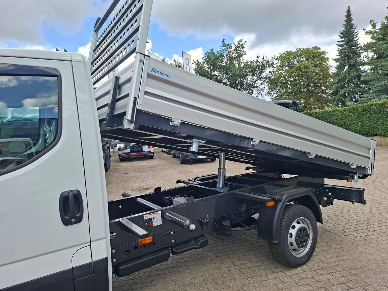 Iveco Daily 35S14A8Y Henschel 3-Seiten Kipper - Bestelwagen open laadbak: afbeelding 3 Iveco Daily 35S14A8Y Henschel 3-Seiten Kipper - Bestelwagen open laadbak: afbeelding 3
