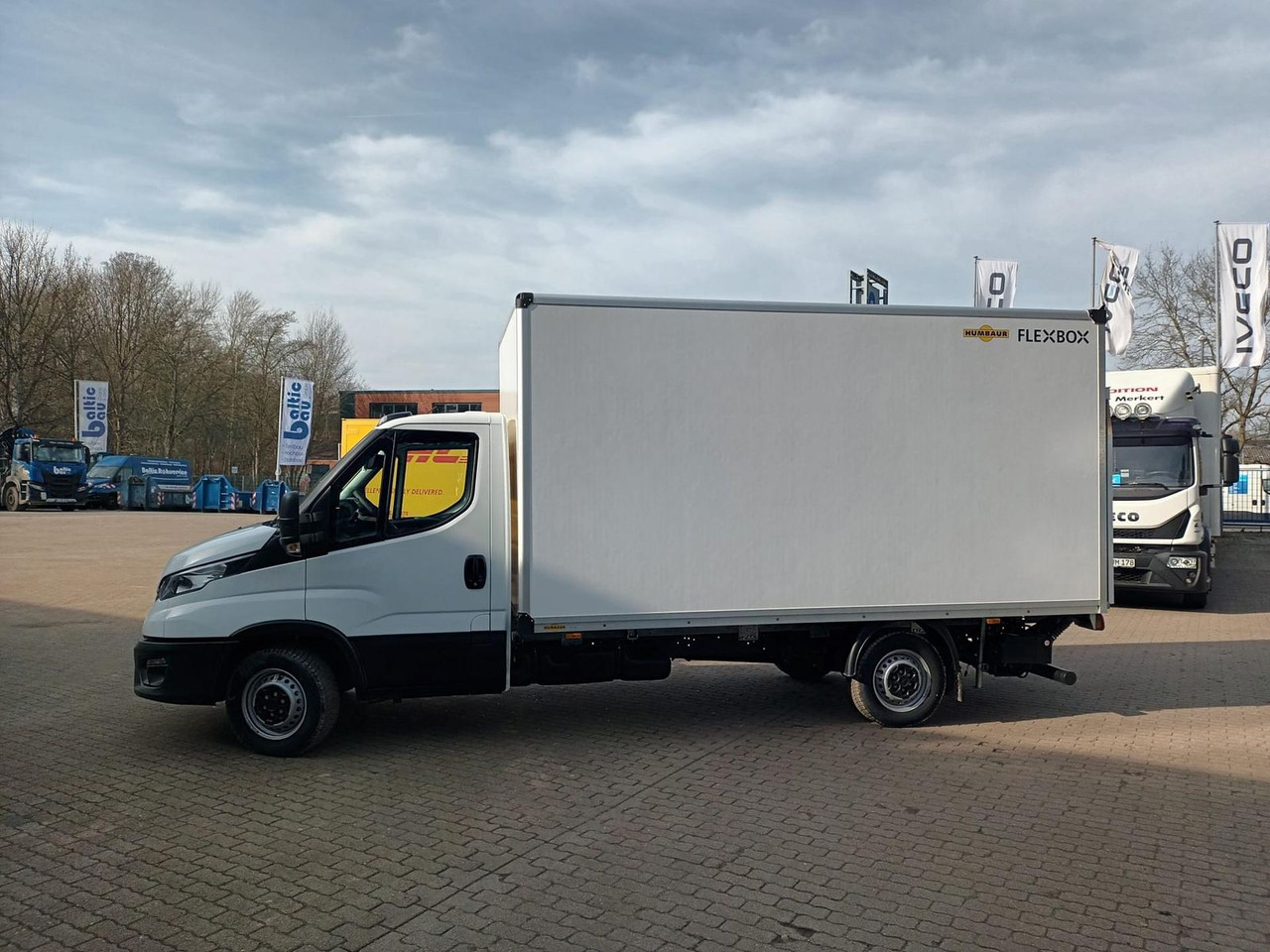 Iveco Daily 35S14HE Koffer LBW, Rückfahrkamera 2x a... - Bestelwagen gesloten laadbak: afbeelding 2 Iveco Daily 35S14HE Koffer LBW, Rückfahrkamera 2x a... - Bestelwagen gesloten laadbak: afbeelding 2