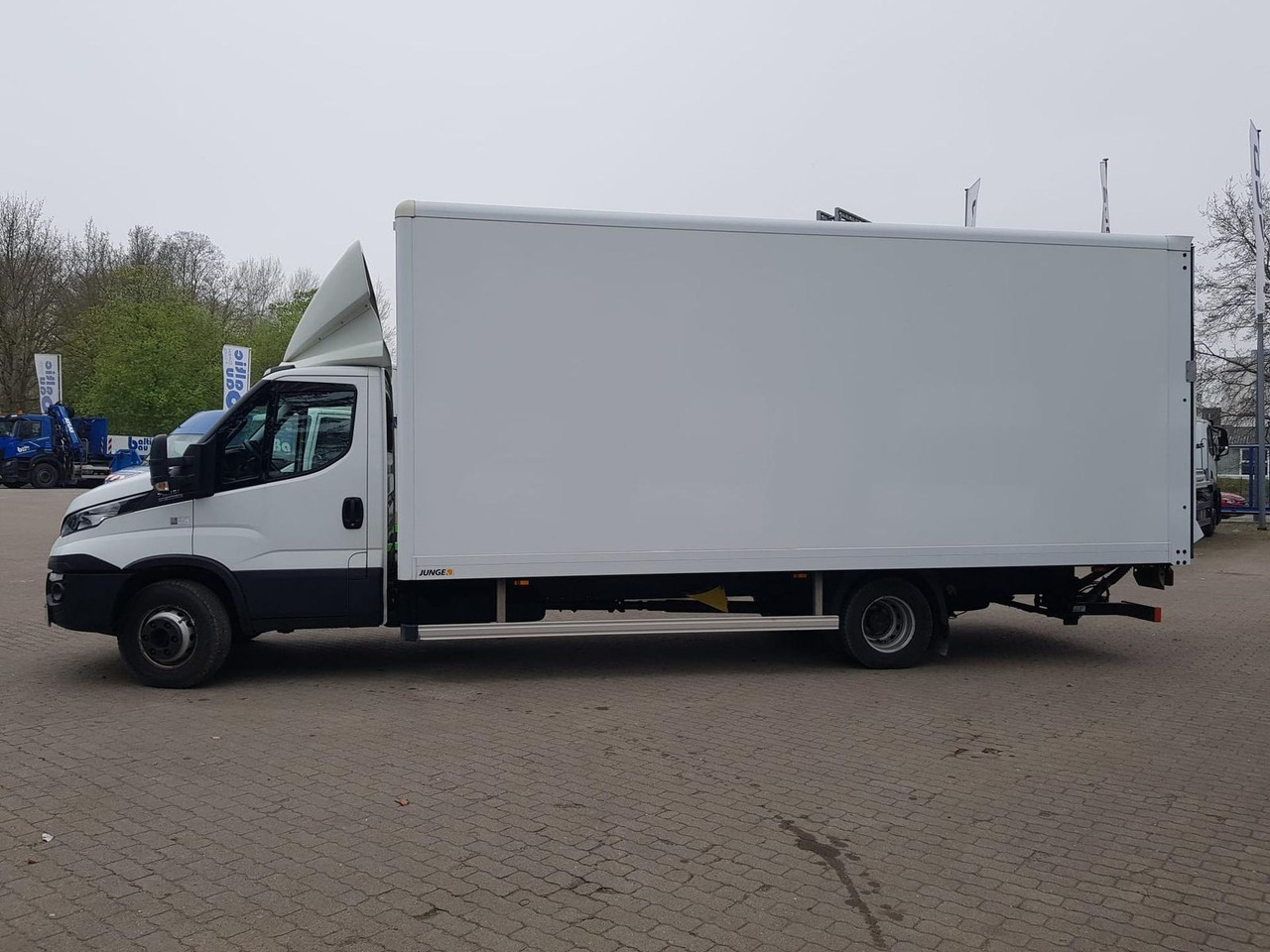 Iveco Daily 70C18HA8/P Koffer, Luftfederung, Kamera - Bestelwagen gesloten laadbak: afbeelding 3 Iveco Daily 70C18HA8/P Koffer, Luftfederung, Kamera - Bestelwagen gesloten laadbak: afbeelding 3
