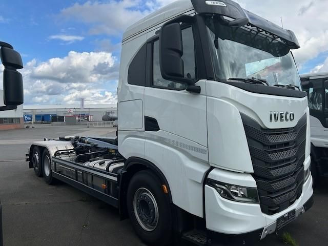 Iveco X-WAY AS280X49Y/PS ON Abrollkipper Hiab 21S.... - Haakarmsysteem vrachtwagen: afbeelding 1 Iveco X-WAY AS280X49Y/PS ON Abrollkipper Hiab 21S.... - Haakarmsysteem vrachtwagen: afbeelding 1