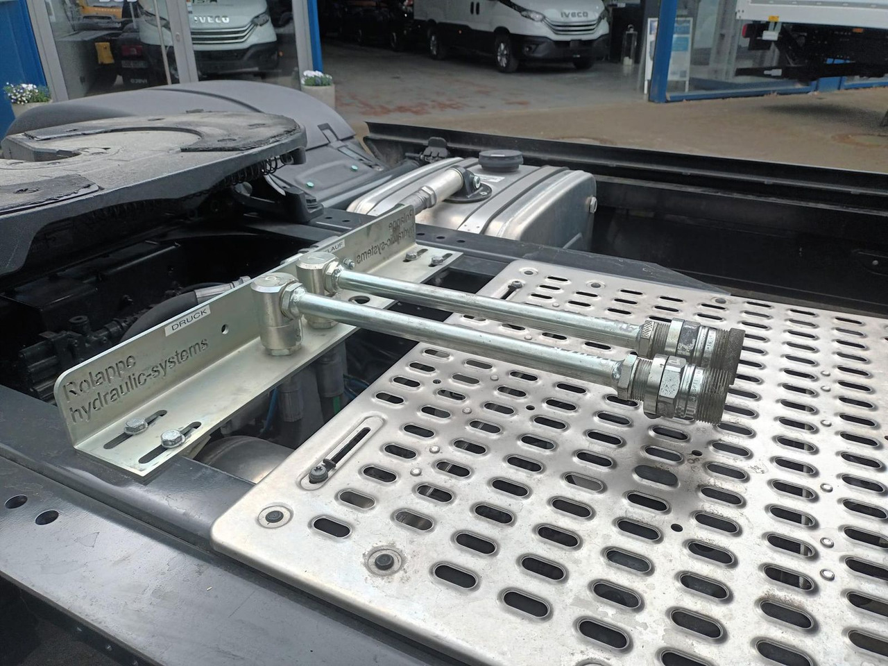 Trekker Iveco S-Way SZM 500PS 18-20t zGG. 2-Kreis Hydraulik: afbeelding 7