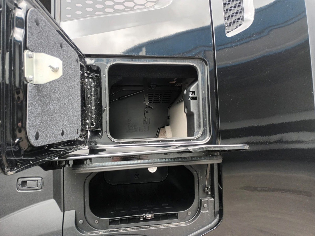 Iveco S-Way SZM 500PS 18-20t zGG. ohne Hydraulik - Trekker: afbeelding 3 Iveco S-Way SZM 500PS 18-20t zGG. ohne Hydraulik - Trekker: afbeelding 3