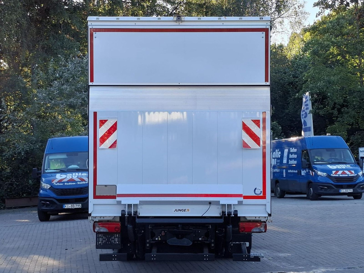 Iveco ML120E25/P JUNGE KOFFER LBW 1,5t AHK 185 kW (... - Vrachtwagen: afbeelding 5 Iveco ML120E25/P JUNGE KOFFER LBW 1,5t AHK 185 kW (... - Vrachtwagen: afbeelding 5