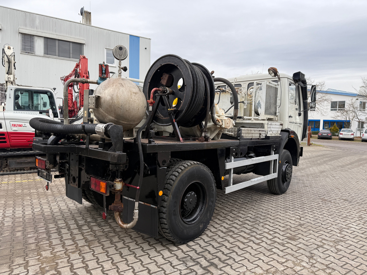 MErcedes-Benz 1928 NG V8 4x4 Uraca Hochdruckpumpe KD412 - Gemeentelijke machine/ Speciaal, Vrachtwagen: afbeelding 4 MErcedes-Benz 1928 NG V8 4x4 Uraca Hochdruckpumpe KD412 - Gemeentelijke machine/ Speciaal, Vrachtwagen: afbeelding 4