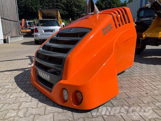 Hamm H13 H16 Motorhaube - Motorkap voor Bouwmachine: afbeelding 2 Hamm H13 H16 Motorhaube - Motorkap voor Bouwmachine: afbeelding 2