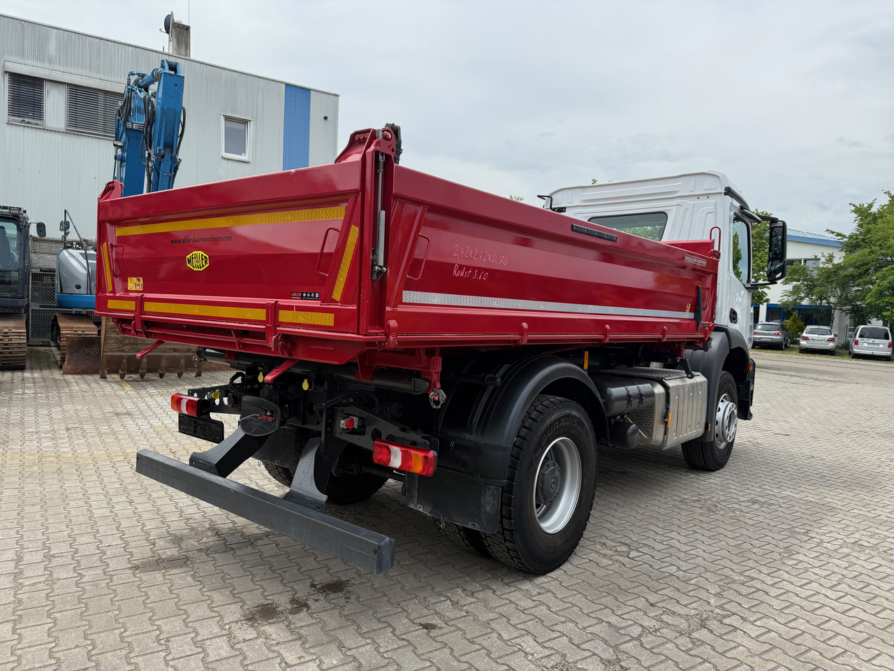 Mercedes-Benz 1835 Arocs 3-Seiten-Kipper 4900 km - Kipper vrachtwagen: afbeelding 4 Mercedes-Benz 1835 Arocs 3-Seiten-Kipper 4900 km - Kipper vrachtwagen: afbeelding 4