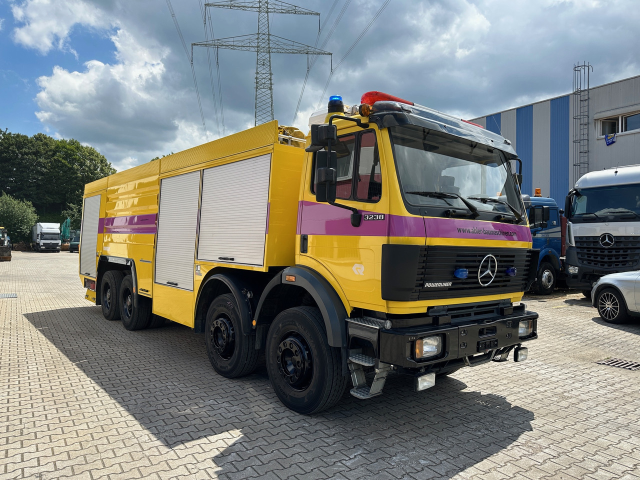 Mercedes-Benz 3238 SK Löschfahrzeug Rosenbauer Wasser + Schaum 66m Wurfweite - Brandweerwagen: afbeelding 3 Mercedes-Benz 3238 SK Löschfahrzeug Rosenbauer Wasser + Schaum 66m Wurfweite - Brandweerwagen: afbeelding 3