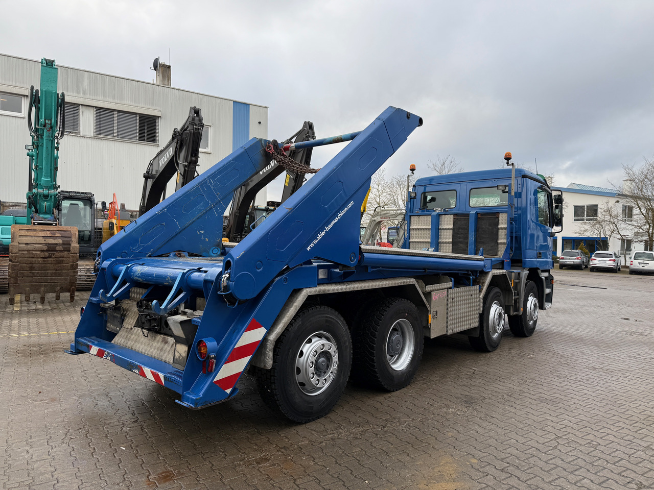 Mercedes-Benz 3243 Actros MP1 4-Achs Absetzkipper - Portaalarmsysteem vrachtwagen: afbeelding 4 Mercedes-Benz 3243 Actros MP1 4-Achs Absetzkipper - Portaalarmsysteem vrachtwagen: afbeelding 4