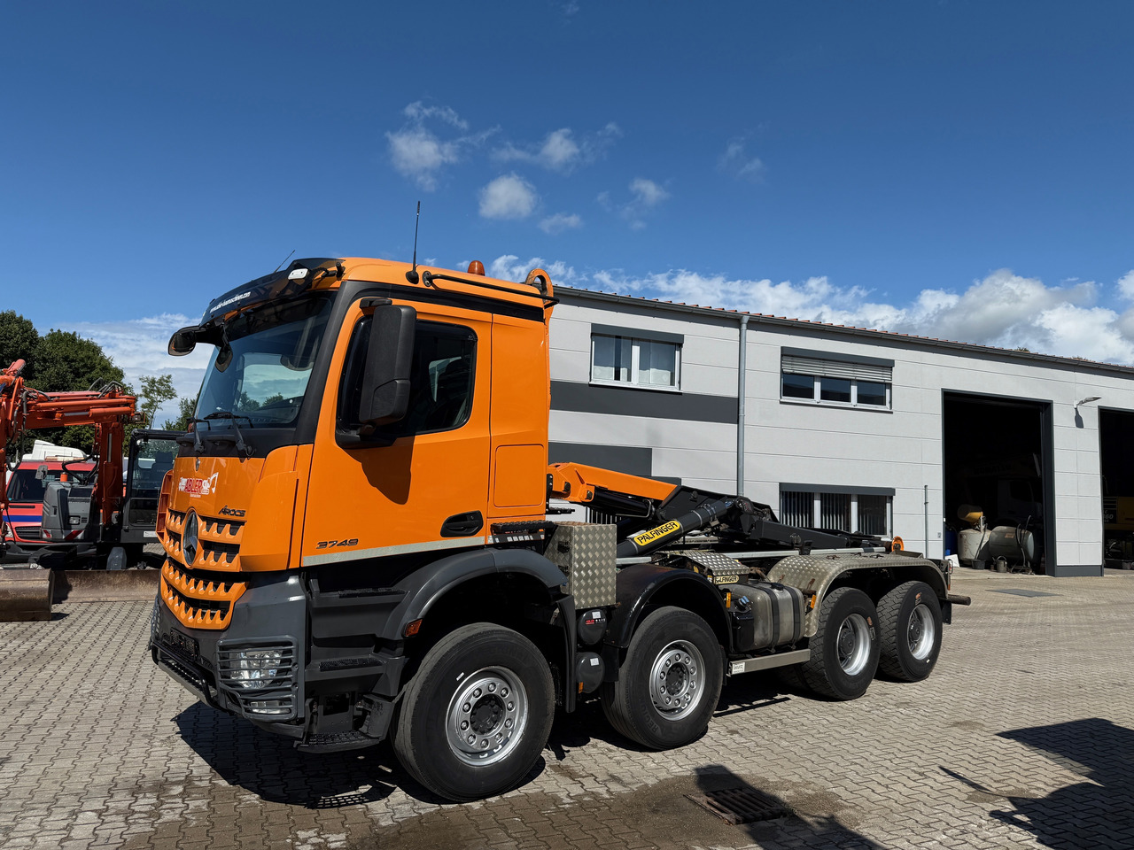 Mercedes-Benz 3748 Arocs Abrollkipper Palfinger AHK - Haakarmsysteem vrachtwagen: afbeelding 2 Mercedes-Benz 3748 Arocs Abrollkipper Palfinger AHK - Haakarmsysteem vrachtwagen: afbeelding 2