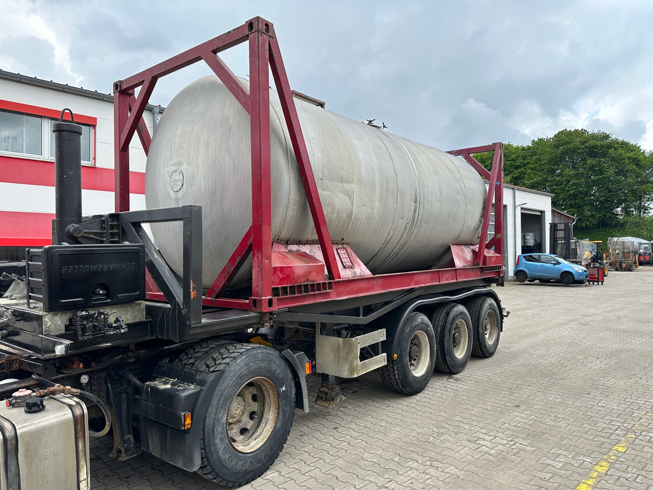 Schmidt CKSA 10/22-20 20 ft Containerkippchassis mit Lebensmitteltank - Kipper oplegger: afbeelding 4 Schmidt CKSA 10/22-20 20 ft Containerkippchassis mit Lebensmitteltank - Kipper oplegger: afbeelding 4