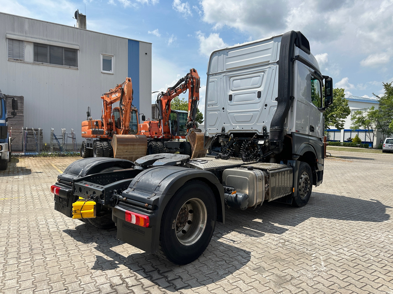 Mercedes-Benz 1845 Arocs SZM Kipphydraulik Mischerantrieb - Trekker: afbeelding 4 Mercedes-Benz 1845 Arocs SZM Kipphydraulik Mischerantrieb - Trekker: afbeelding 4