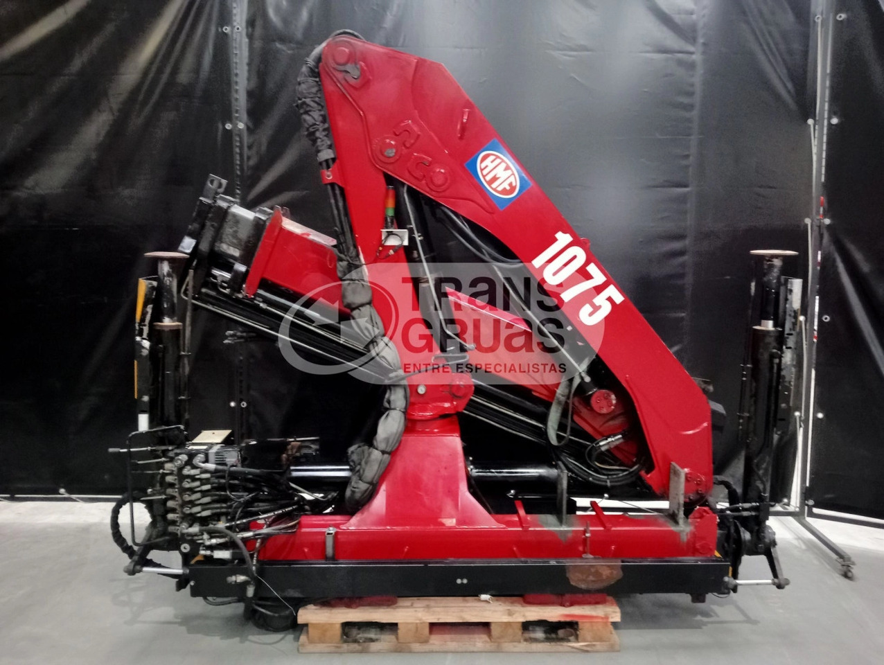 Grúa HMF 1075 K3 - Autolaadkraan voor Vrachtwagen: afbeelding 4 Grúa HMF 1075 K3 - Autolaadkraan voor Vrachtwagen: afbeelding 4