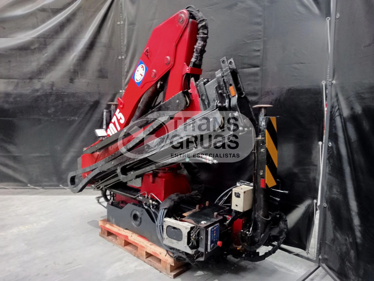 Grúa HMF 1075 K3 - Autolaadkraan voor Vrachtwagen: afbeelding 2 Grúa HMF 1075 K3 - Autolaadkraan voor Vrachtwagen: afbeelding 2