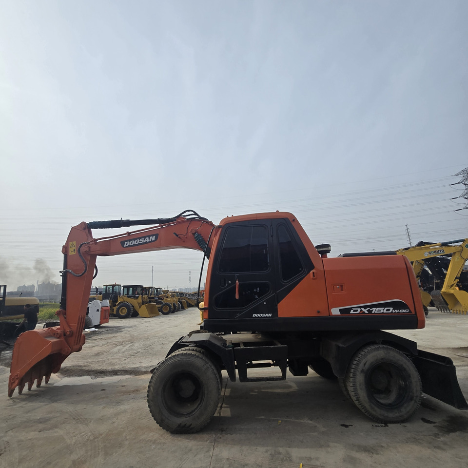 DOOSAN DX150W - Mobiele graafmachine: afbeelding 2 DOOSAN DX150W - Mobiele graafmachine: afbeelding 2