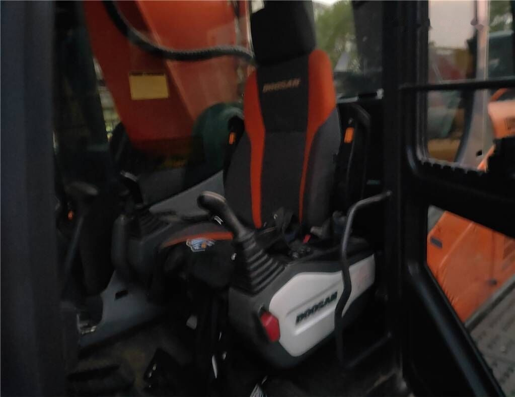 Doosan DX 530 LC-5 - Rupsgraafmachine: afbeelding 3 Doosan DX 530 LC-5 - Rupsgraafmachine: afbeelding 3