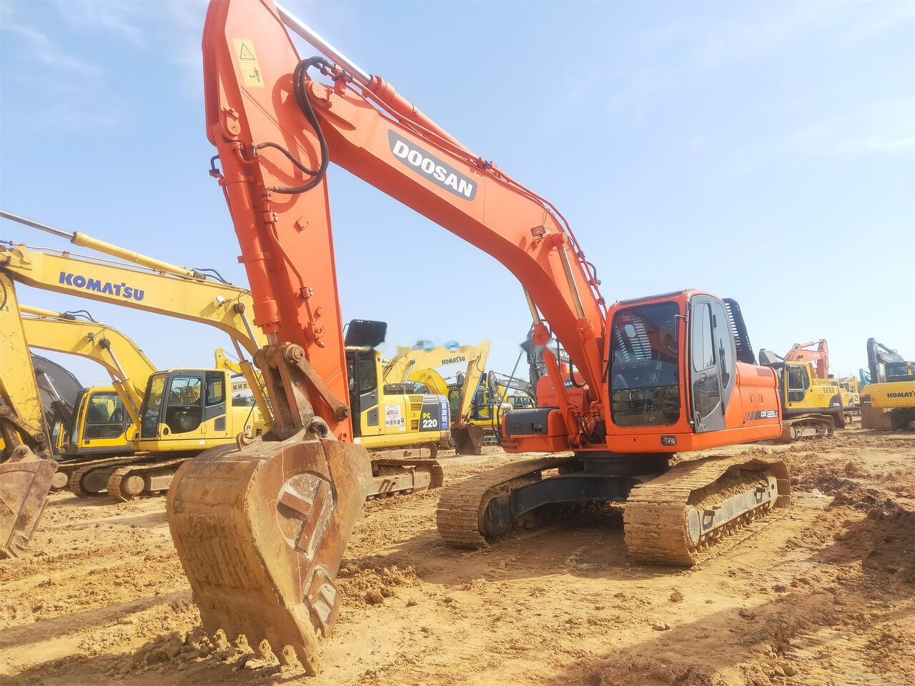 Doosan DX225LC - Rupsgraafmachine: afbeelding 1 Doosan DX225LC - Rupsgraafmachine: afbeelding 1