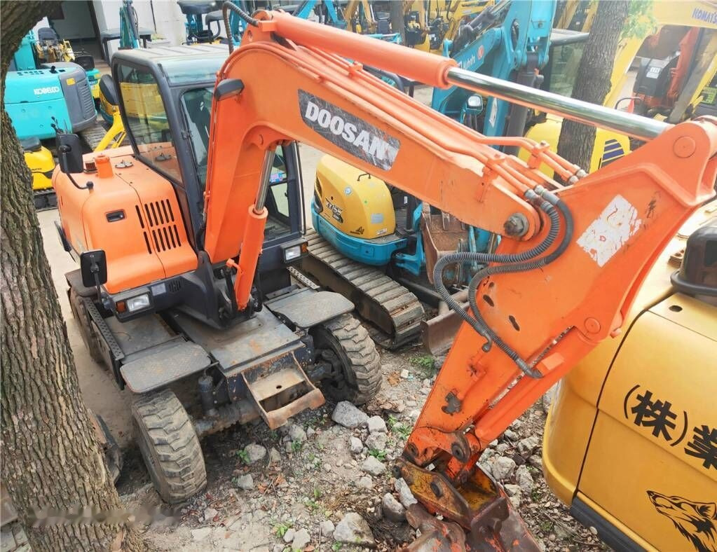 Doosan DX60 W - Mobiele graafmachine: afbeelding 5 Doosan DX60 W - Mobiele graafmachine: afbeelding 5
