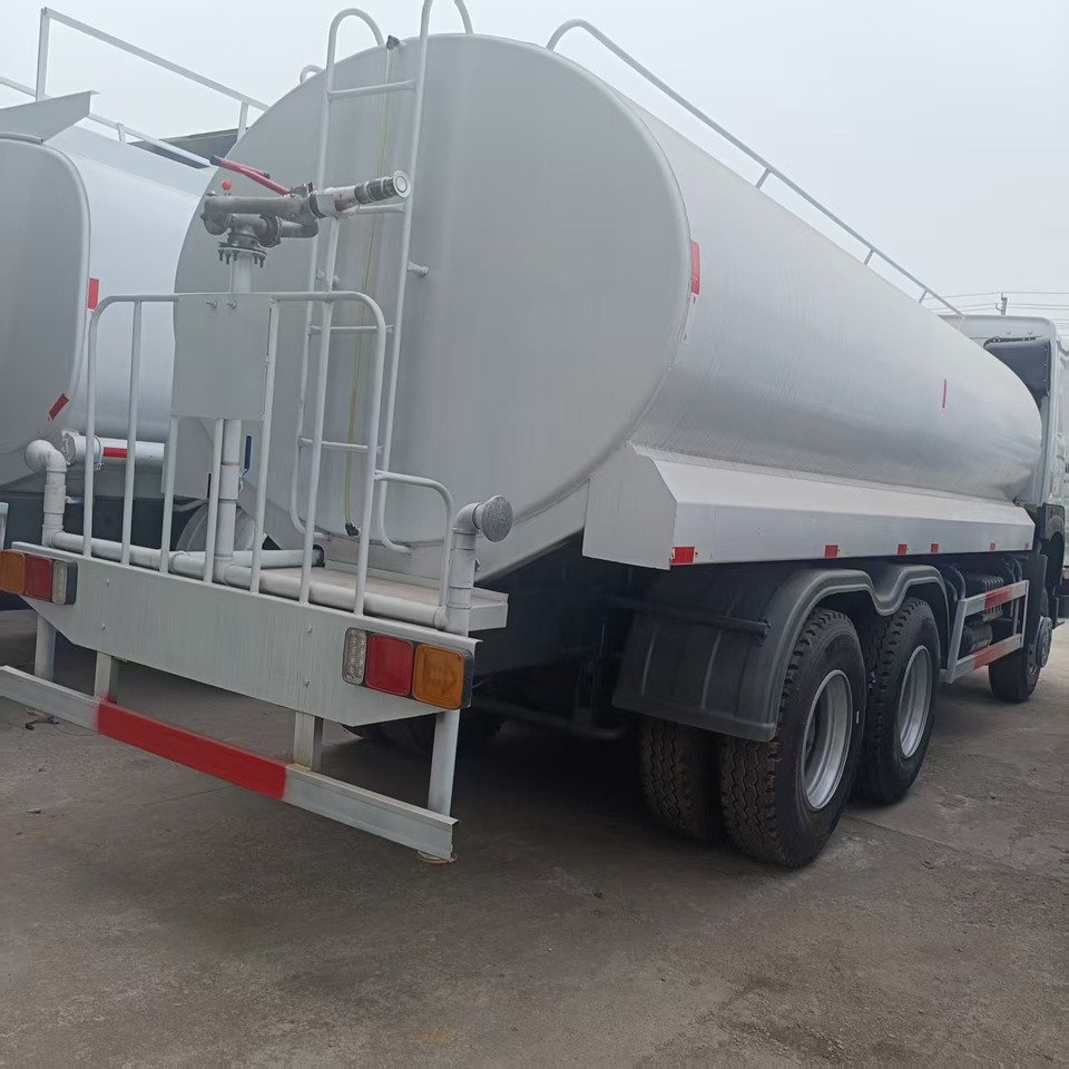 Sinotruk HOWO 375 6*4 Sprinkler - Gemeentelijke machine/ Speciaal: afbeelding 5 Sinotruk HOWO 375 6*4 Sprinkler - Gemeentelijke machine/ Speciaal: afbeelding 5