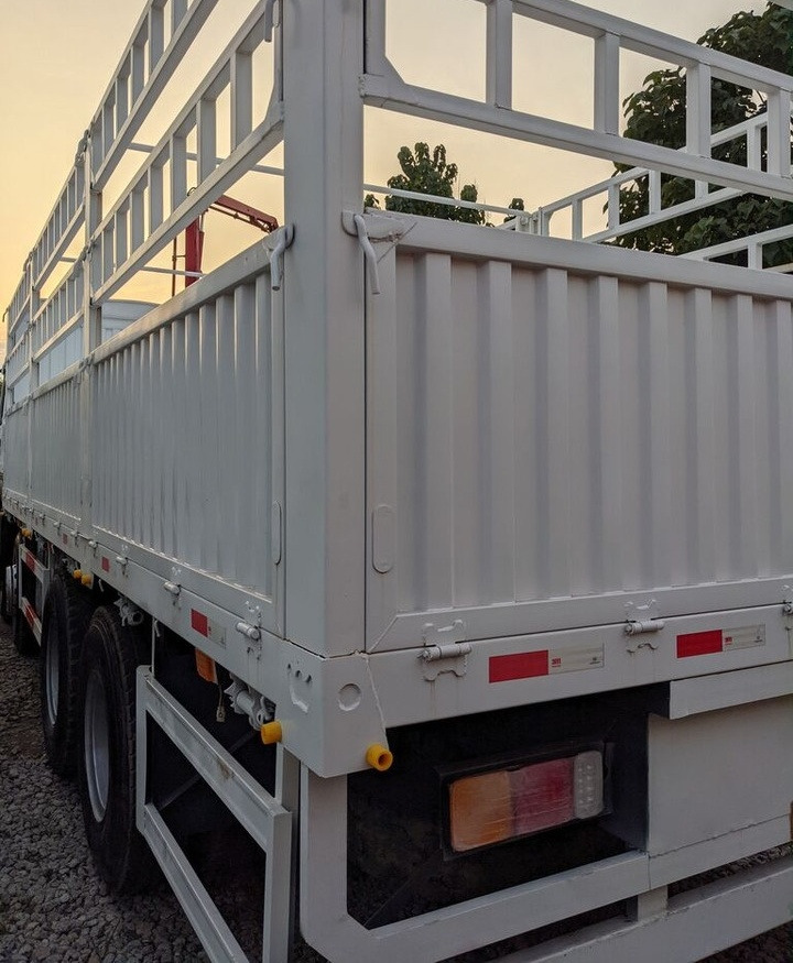 Howo 375 8x4 - Vrachtwagen met open laadbak: afbeelding 5 Howo 375 8x4 - Vrachtwagen met open laadbak: afbeelding 5