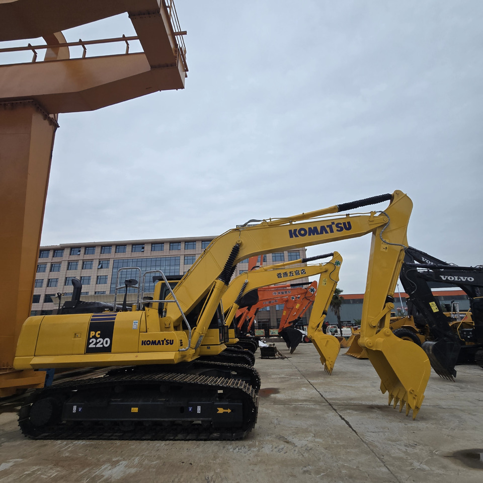 KOMATSU PC220-8 - Graafmachine: afbeelding 4 KOMATSU PC220-8 - Graafmachine: afbeelding 4