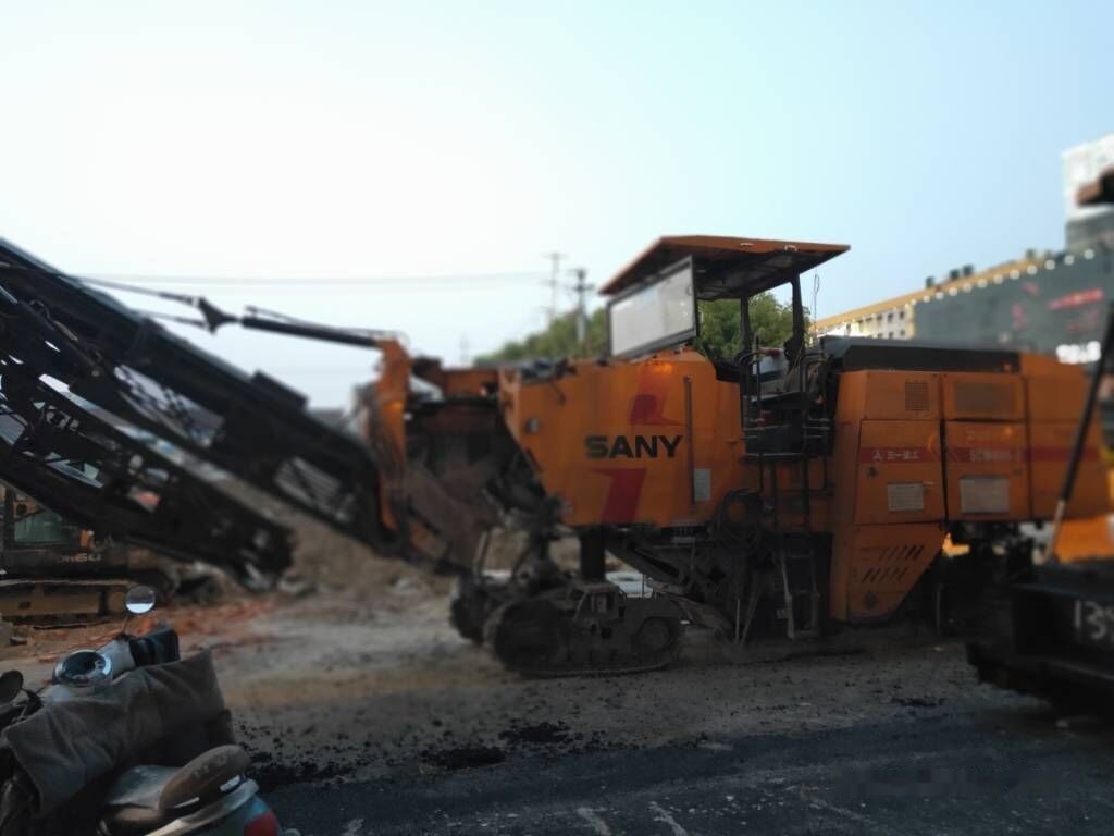 Sany SCM600-3 - Asfaltafwerkmachine: afbeelding 4 Sany SCM600-3 - Asfaltafwerkmachine: afbeelding 4