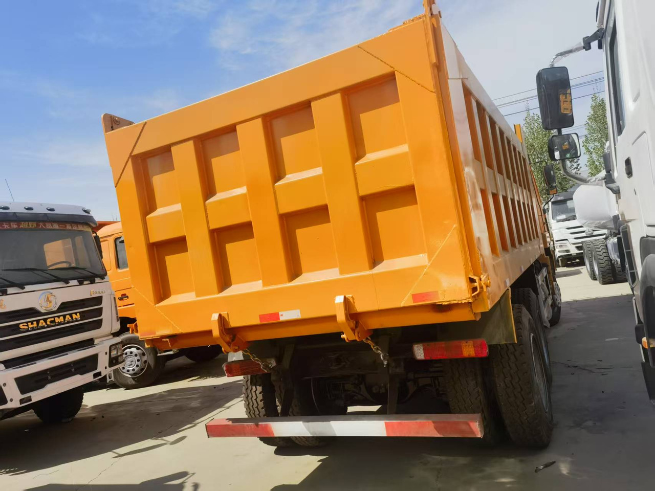 Shacman F3000 6*4 Dump truck - Kipper vrachtwagen: afbeelding 5 Shacman F3000 6*4 Dump truck - Kipper vrachtwagen: afbeelding 5