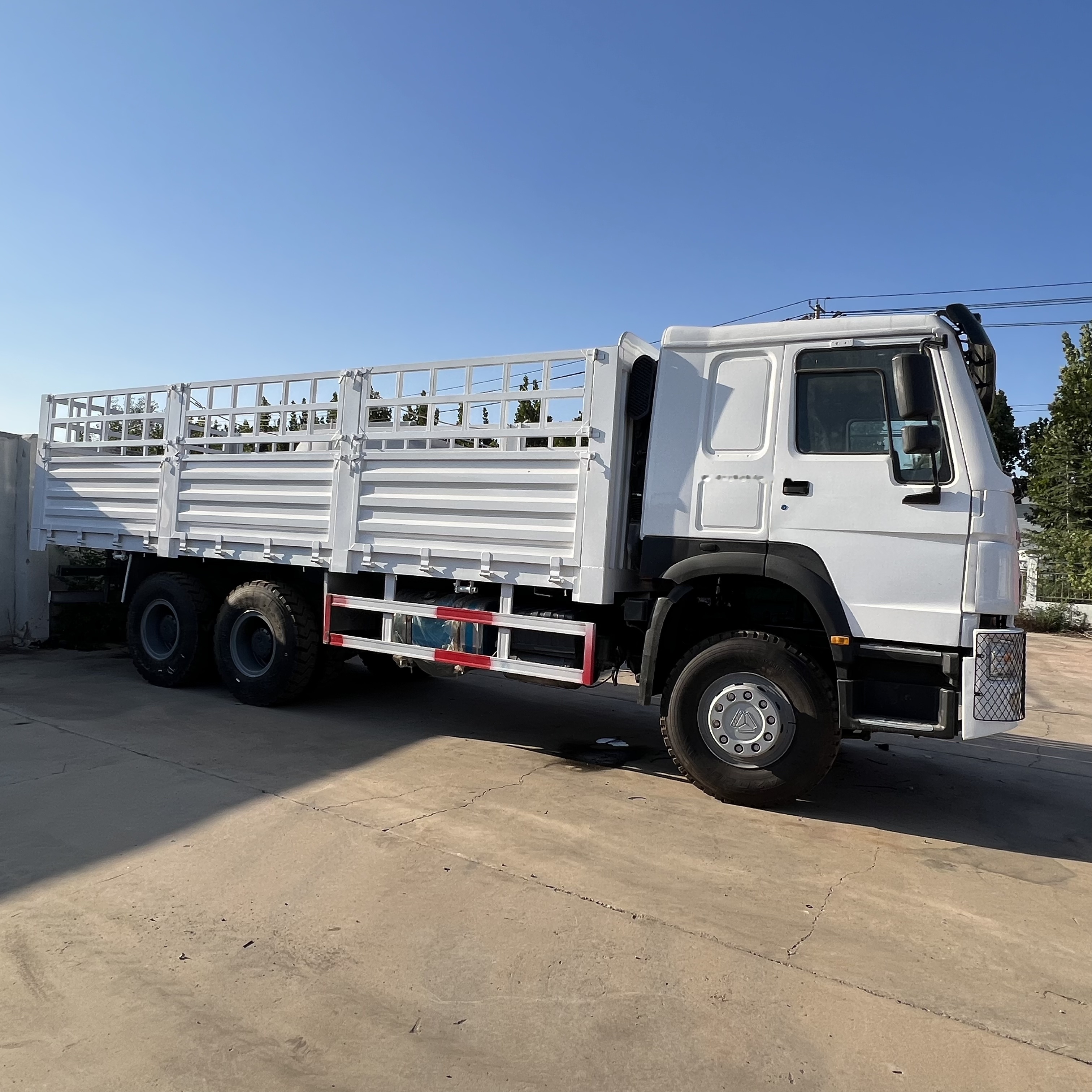 Vrachtwagen met open laadbak Sinotruk HOWO 371 6*4 Fence Truck: afbeelding 6