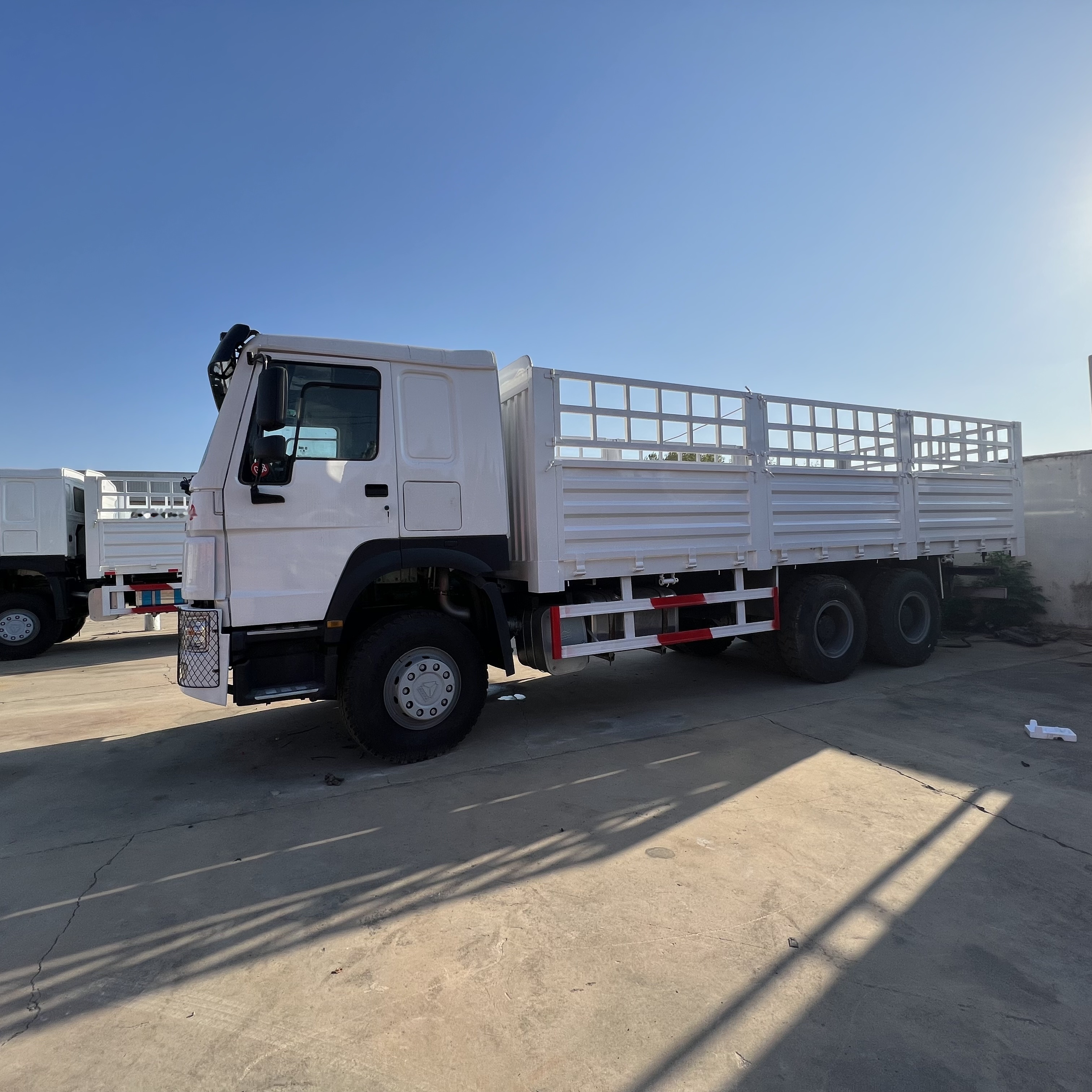 Vrachtwagen met open laadbak Sinotruk HOWO 371 6*4 Fence Truck: afbeelding 11