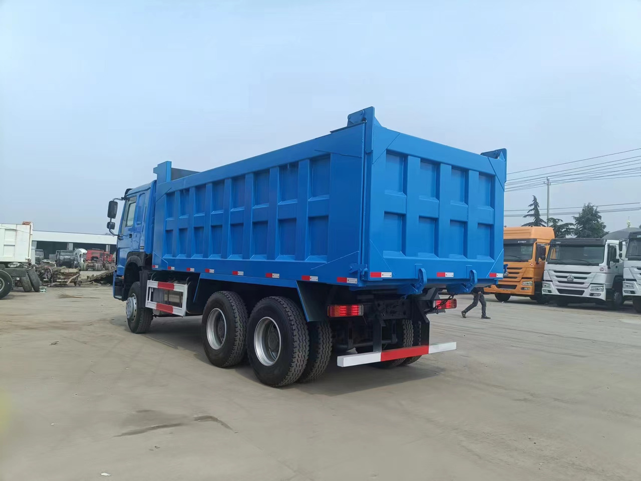 Sinotruk HOWO 371 6*4 dump truck - Minidumper: afbeelding 5 Sinotruk HOWO 371 6*4 dump truck - Minidumper: afbeelding 5