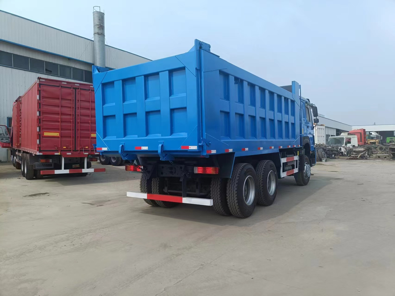 Sinotruk HOWO 371 6*4 dump truck - Minidumper: afbeelding 3 Sinotruk HOWO 371 6*4 dump truck - Minidumper: afbeelding 3