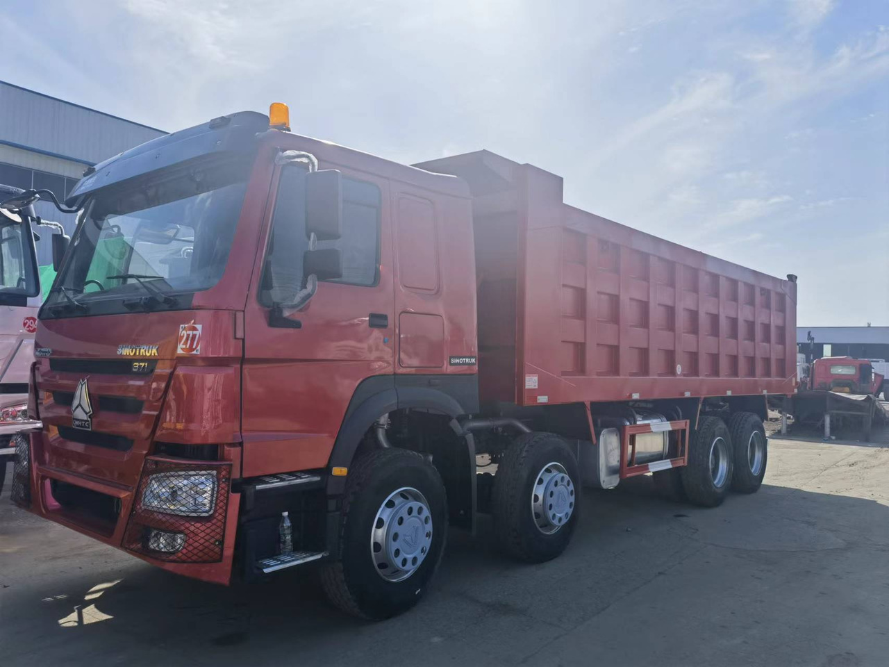 Sinotruk HOWO 371 8*4 Dump truck - Kipper vrachtwagen: afbeelding 4 Sinotruk HOWO 371 8*4 Dump truck - Kipper vrachtwagen: afbeelding 4