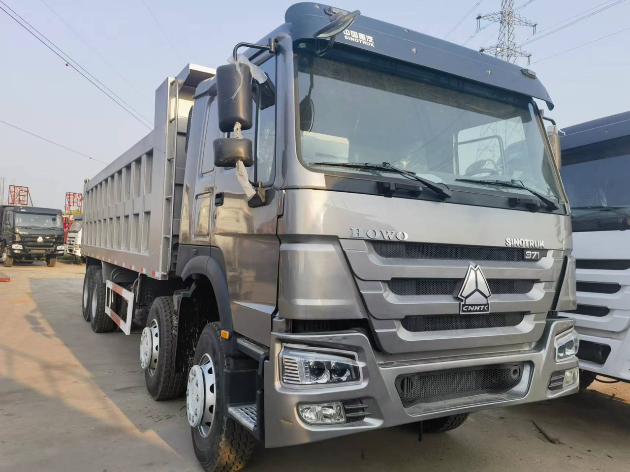 Sinotruk HOWO 371 8*4 Dump truck - Kipper vrachtwagen: afbeelding 5 Sinotruk HOWO 371 8*4 Dump truck - Kipper vrachtwagen: afbeelding 5