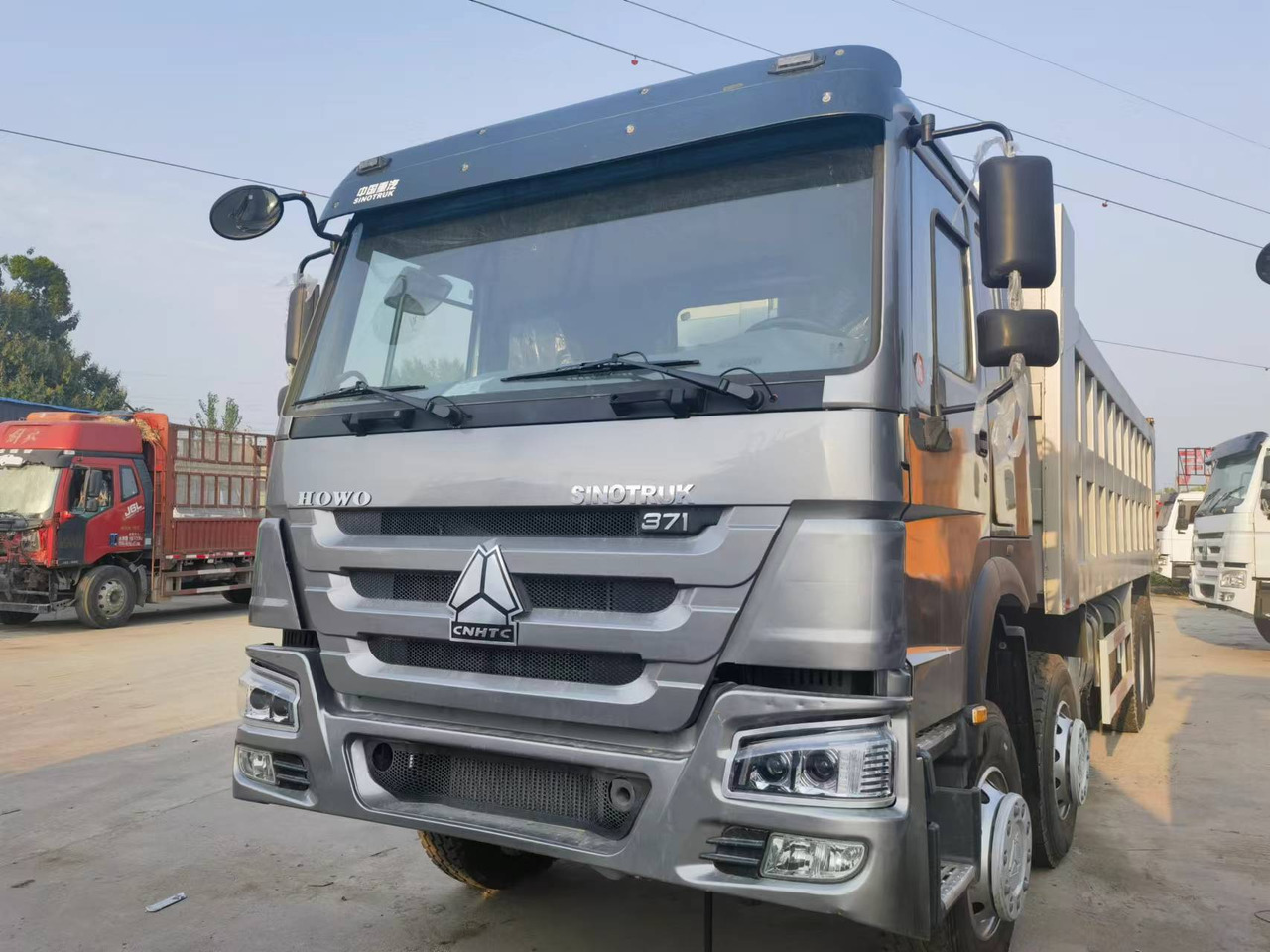 Sinotruk HOWO 371 8*4 Dump truck - Kipper vrachtwagen: afbeelding 4 Sinotruk HOWO 371 8*4 Dump truck - Kipper vrachtwagen: afbeelding 4