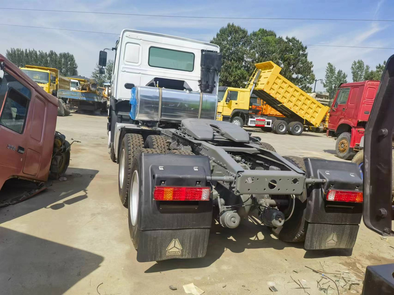 Sinotruk HOWO 375 tractor - Minidumper: afbeelding 2 Sinotruk HOWO 375 tractor - Minidumper: afbeelding 2
