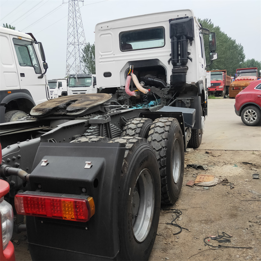 Sinotruk HOWO 420 tractor - Minidumper: afbeelding 2 Sinotruk HOWO 420 tractor - Minidumper: afbeelding 2