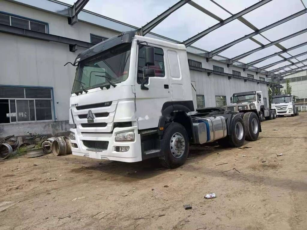 Sinotruk HOWO 6*4 Tractor - Containertransporter/ Wissellaadbak vrachtwagen: afbeelding 1 Sinotruk HOWO 6*4 Tractor - Containertransporter/ Wissellaadbak vrachtwagen: afbeelding 1
