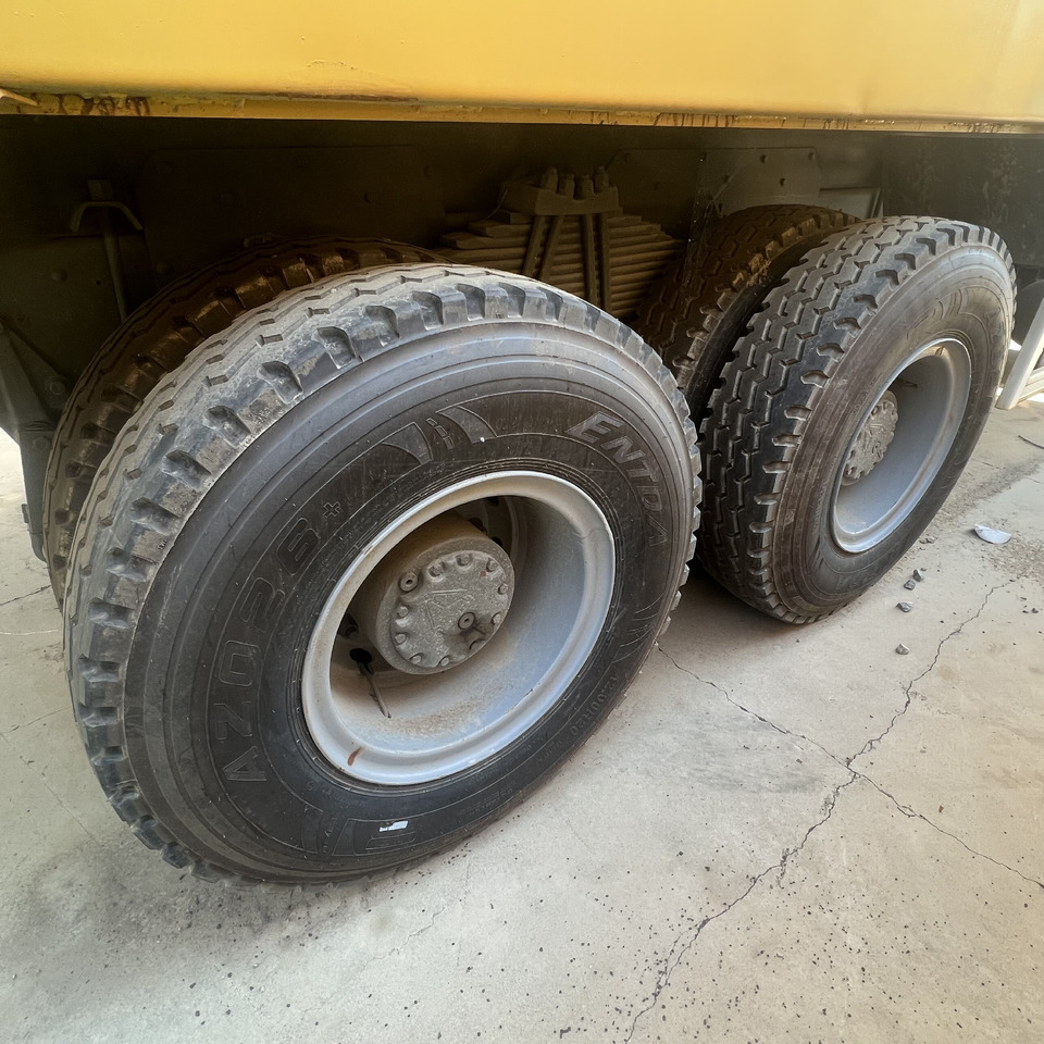 Kipper vrachtwagen Sinotruk HOWO 8*4 Dump truck: afbeelding 12