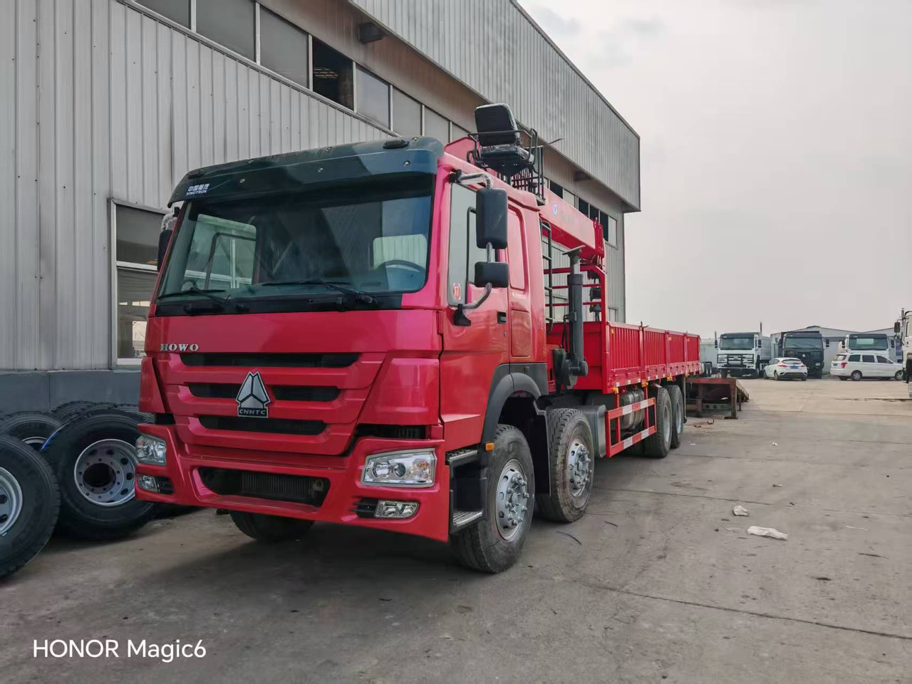 Sinotruk HOWO 8*4 Mobile crane - Mobiele kraan: afbeelding 1 Sinotruk HOWO 8*4 Mobile crane - Mobiele kraan: afbeelding 1