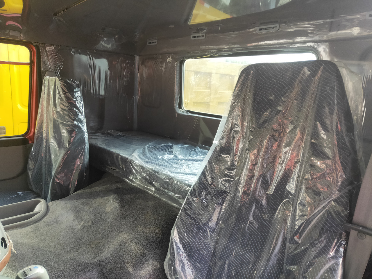 Sinotruk HOWO 371 6*4 Tractor - Trekker: afbeelding 5 Sinotruk HOWO 371 6*4 Tractor - Trekker: afbeelding 5