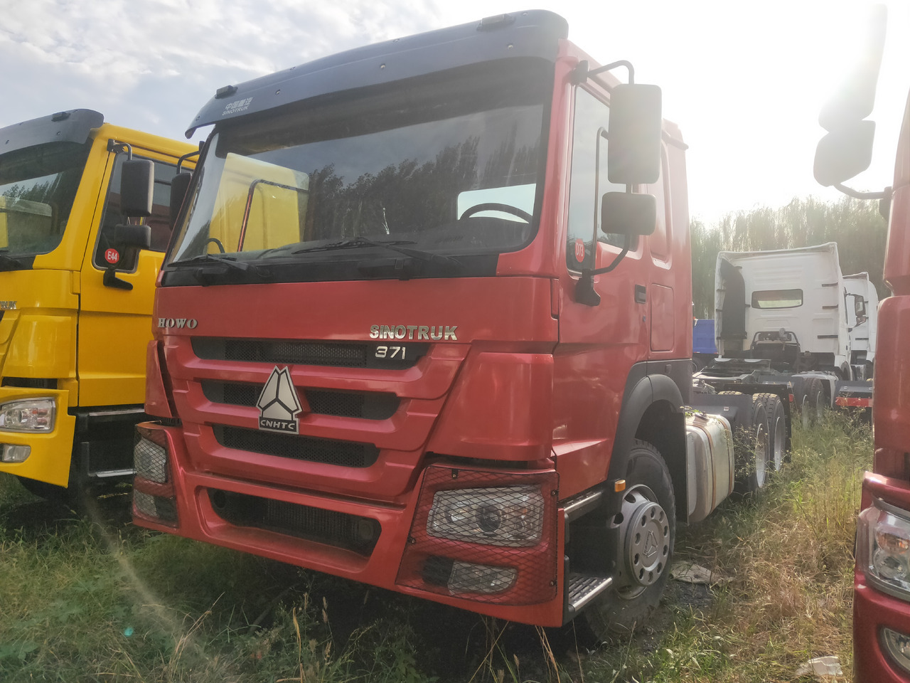 Sinotruk HOWO 371 6*4 Tractor - Trekker: afbeelding 1 Sinotruk HOWO 371 6*4 Tractor - Trekker: afbeelding 1